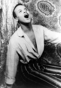 200px-Harry_Belafonte_singing_1954
