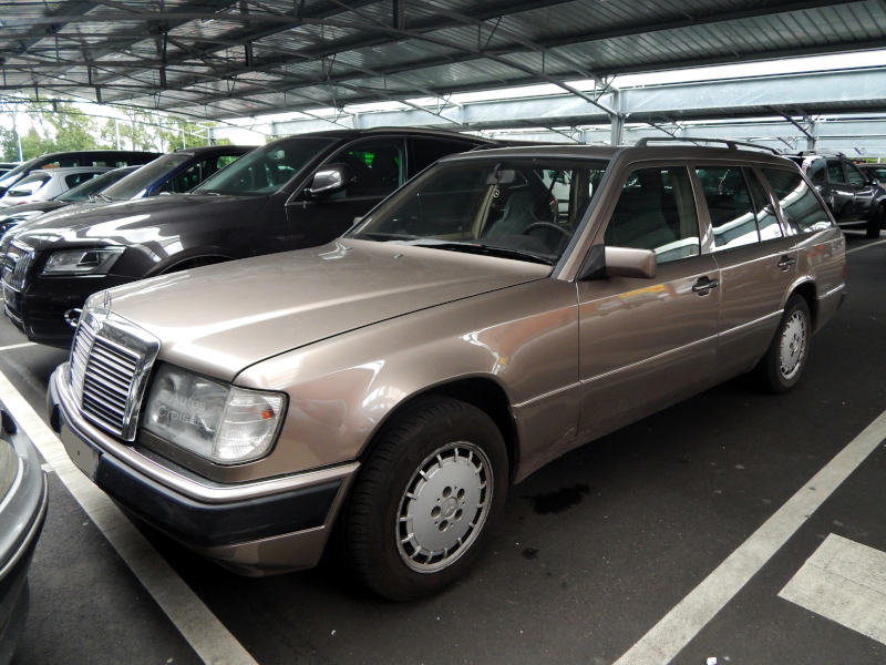 Mercedes250TDS124av1