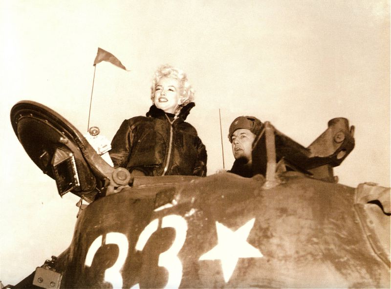 1954-02-17-korea-grenadier_palace-tank-040-1a