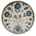 A <b>polychrome</b> Iznik <b>dish</b>, Turkey, circa 1570-1575