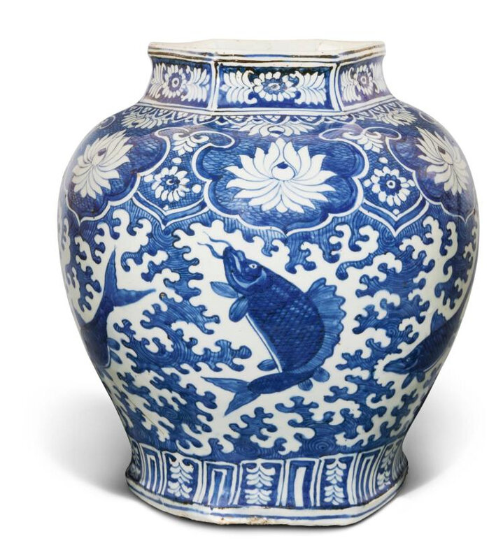 A large blue and white 'fish' jar, Ming dynasty, Wanli period