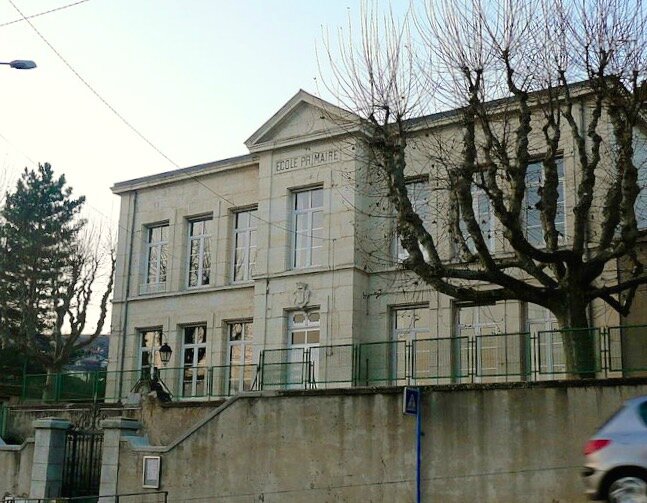 école Lavieu façade déc 2008