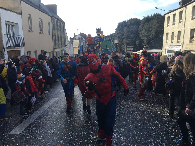 Carnaval Granville Manche 2017 char spiderman
