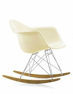 Chaise-a-bascule-Eames_reference