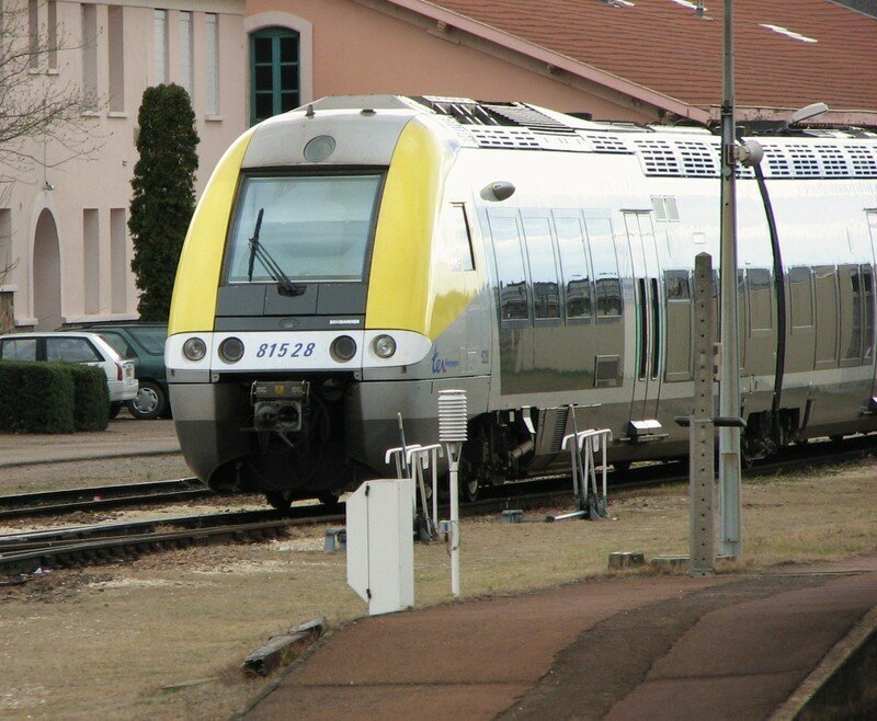 AGC région Bourgogne B 81 528 nez jaune!