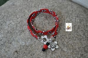 bracelet biais rouge fleur