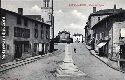 cartes-postales-photos-Place-de-l-Eglise-BOURG-DE-THIZY