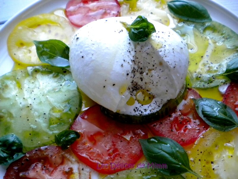 Burrata sur carpaccio de tomates anciennes 5