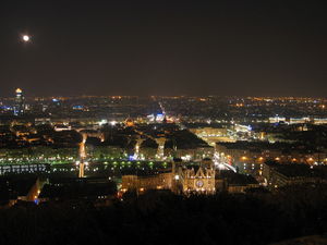 Lyon_by_night