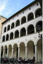 ROME Palazzo Sforza Cesarini - cour intérieure non remaniée- source romeartloverdotit