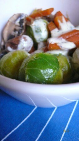Choux de bruxelles, carottes et champignons à la crème moutardée recettes Poêlée de choux de Bruxelles aux amandes **