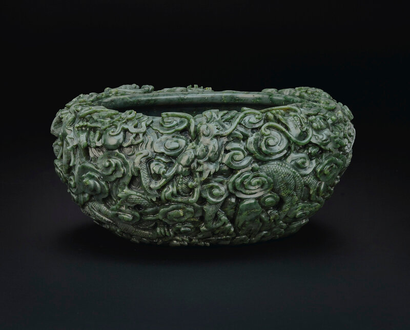 2019_NYR_16950_0937_000(a_large_well-carved_spinach-green_jade_dragon_washer_18th-19th_century)