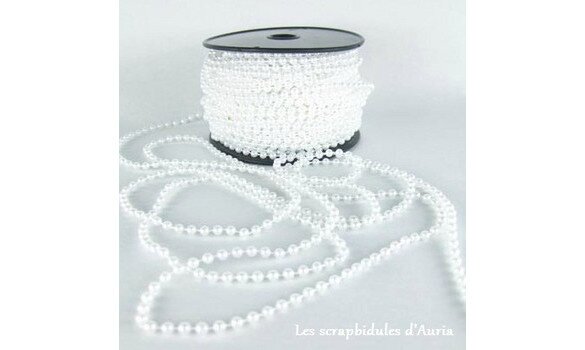 Guirlande-de-perles-Blanche-402-2-big-1-www-lesscrapbidulesdauria-kingeshop-com[1]