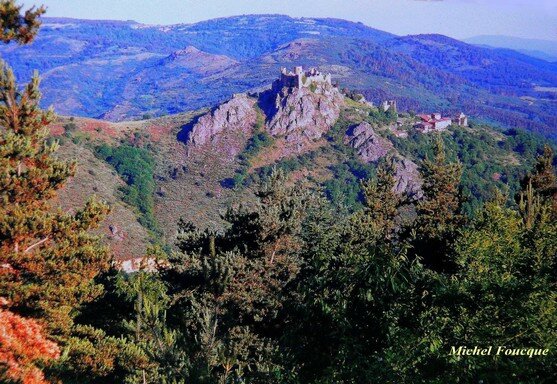 297) Randonnée à vélo vers le chateau de Couzan