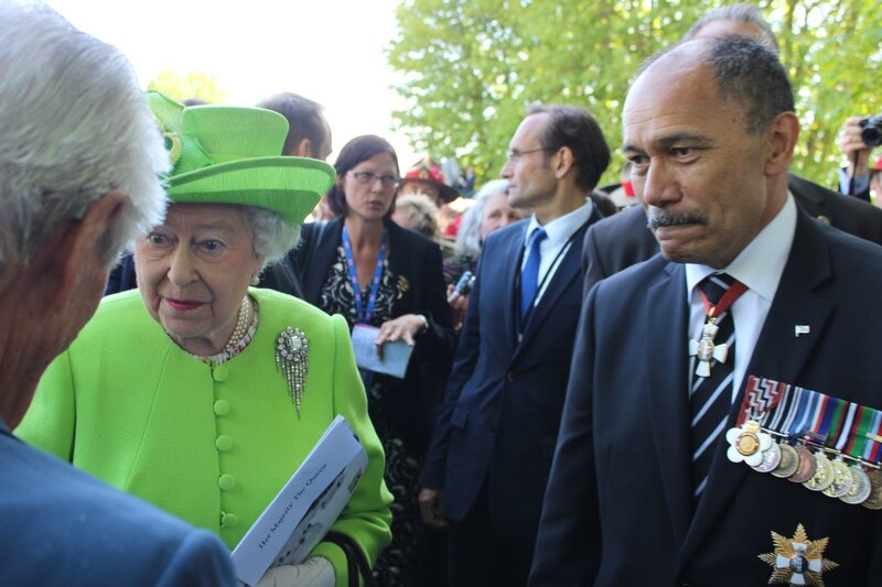 DDay D-Day reine queen Elisabeth II Bayeux cimetière militaire britannique War cemetery 6 juin 2014