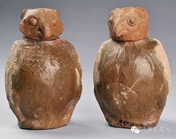 Pair_of_owl_shaped_pottery_jars__Henan_Museum
