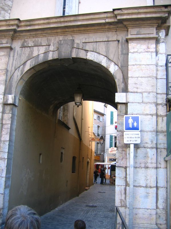 Anduze : Porte de la ville.