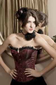 corset brocade rouge