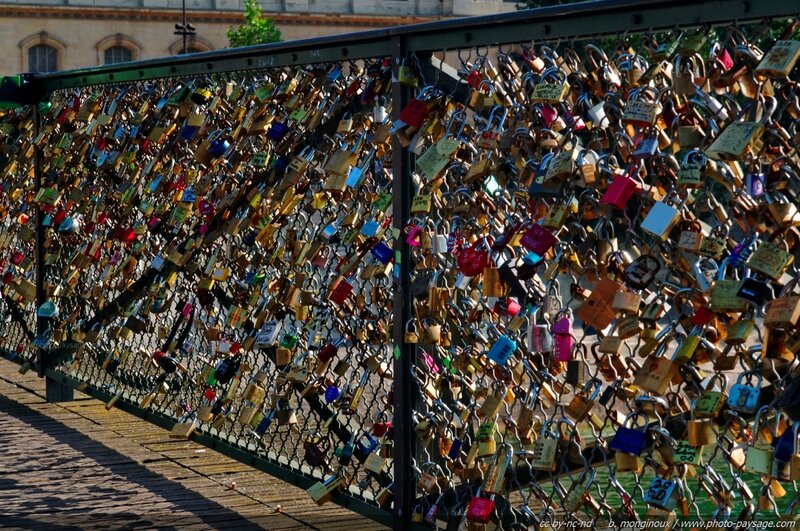 Cadenas-sur-le-Pont-des-Arts