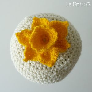 bonnet enfant prinptemps laine crochet fleur narcisse