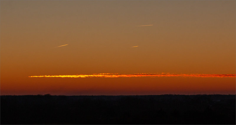 coucher soleil plaine 131221 traces avion