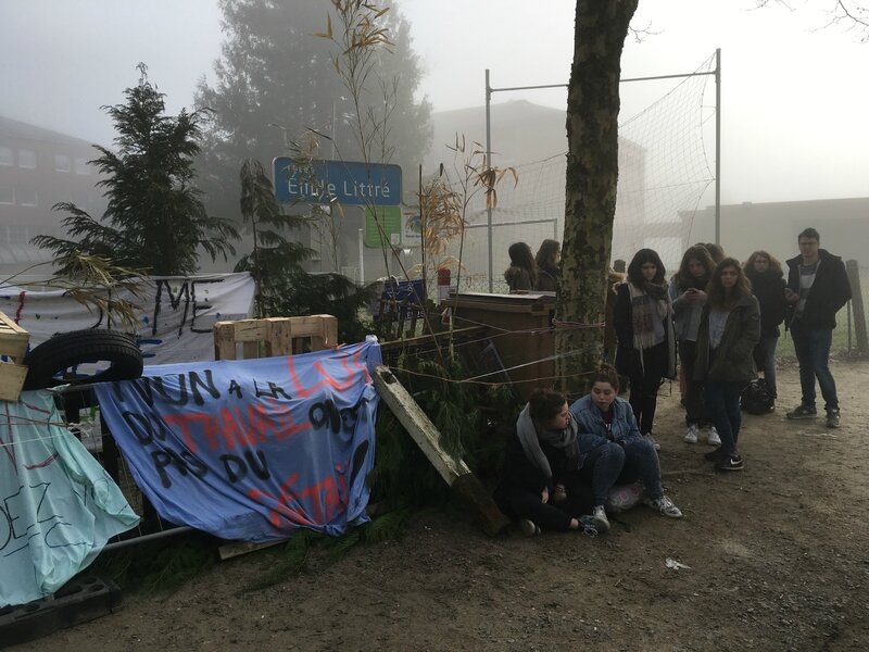 blocage lycée Littré Avranches 1er avril 2016 élèves Bd Pasteur Myriam El Khomri loi travail