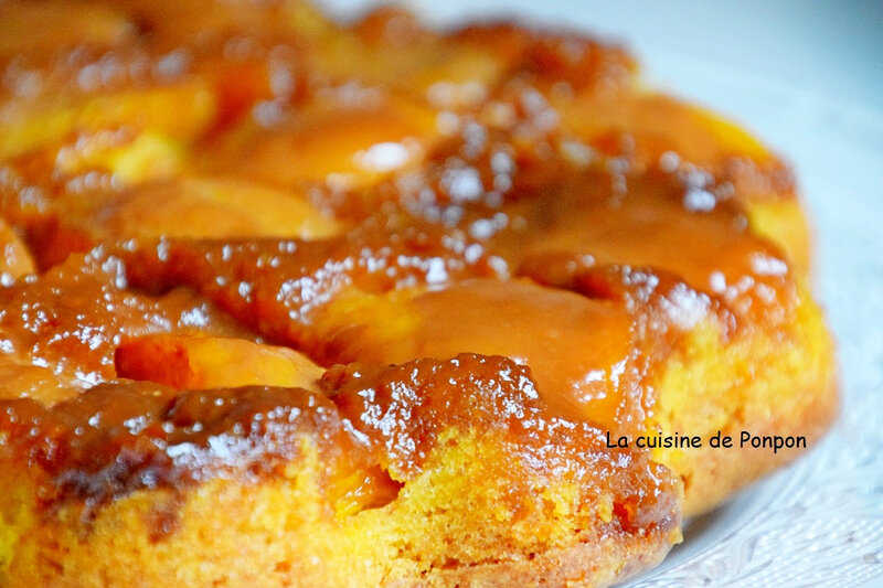 gateau renversé aux pêches caramélisées au caramel beurre salé Raffolé (15)