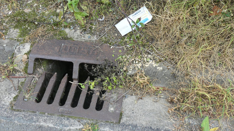 Déchets Lettre Poste sol 1 131023