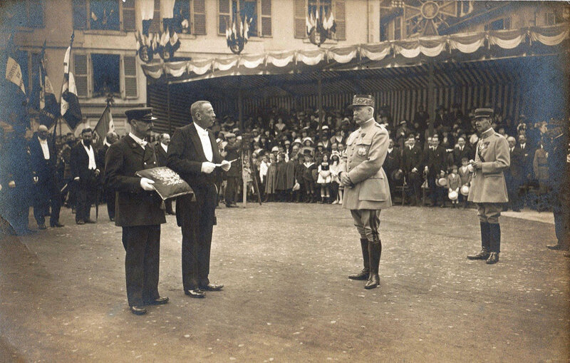 1920 07 04 Belfort CPA 9 Croix de Guerre Discours Maire Pétain XX (2)