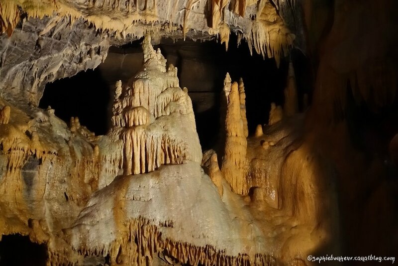 J4 grottes stalagmites