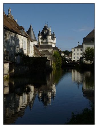 Loches_canal_chateau