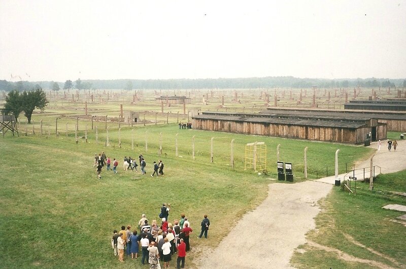 Birkenau, le camp vue de la Porte de l'Enfer (Pologne)