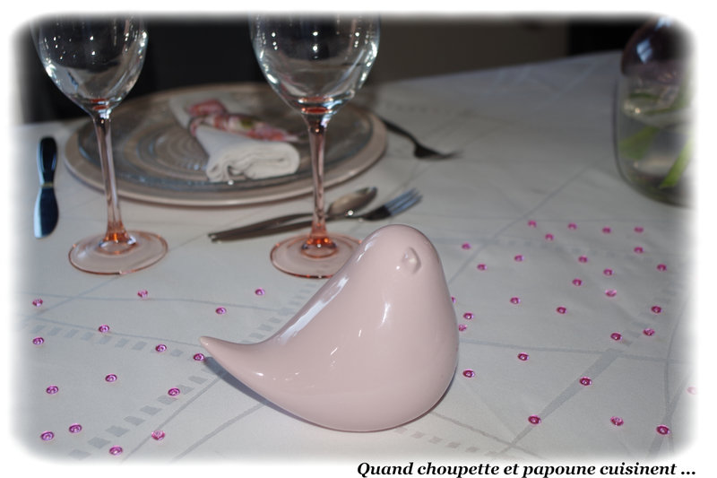 table spéciale fête des mères rose pâle et blanche2021-7334