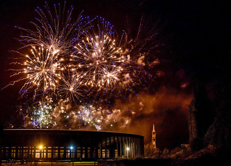 TRANSFRONTALIÈRES 2018 FEU ARTIFICE Rotonde or