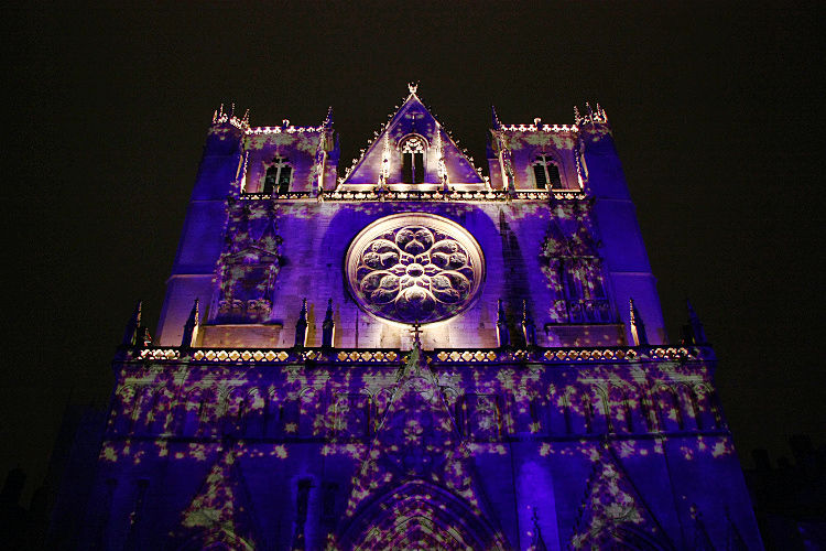 04e - Jeu de lumières sur Saint Jean
