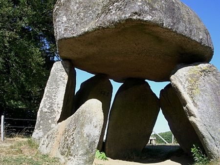 dolmen__vers_St_Pierre_de_Fursac_