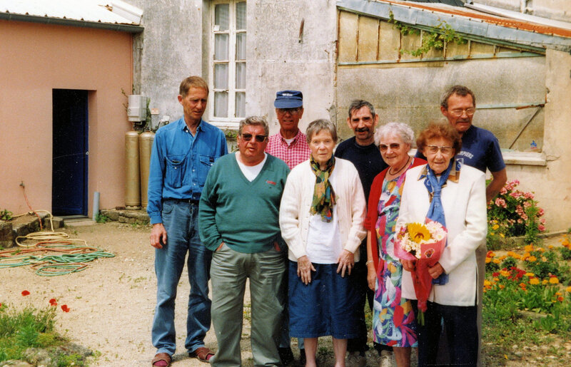 Ch42 - 2003 - Francine Thomas et Groupe Emmaüs