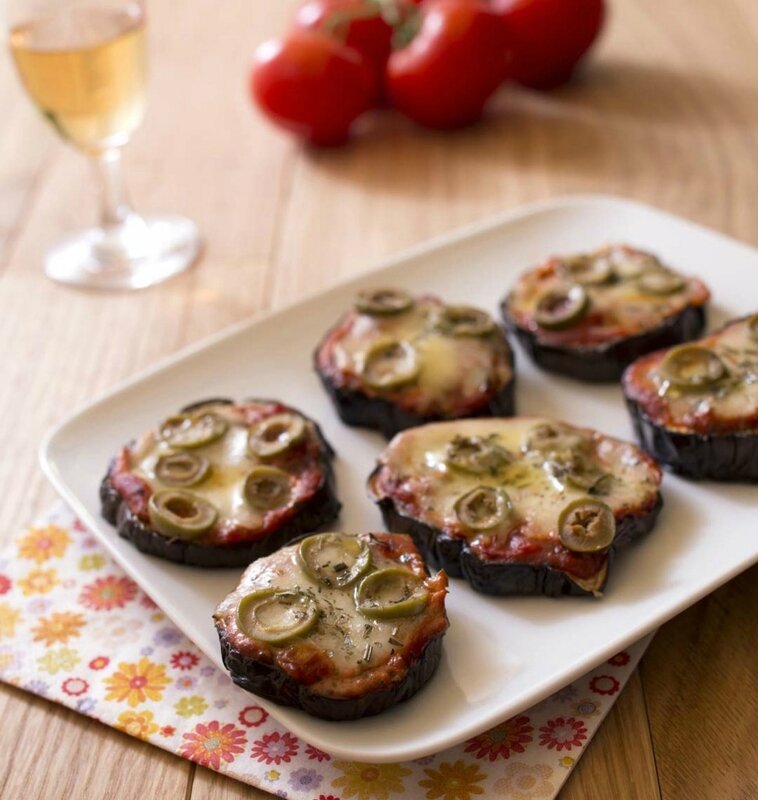 mini_pizzas_aubergine_tomate_mozzarella-970x1024