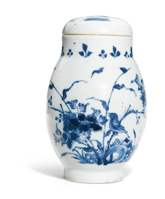 A large blue and white 'lianzi' jar and cover, Ming Dynasty, Chongzhen Period (1627-1644)