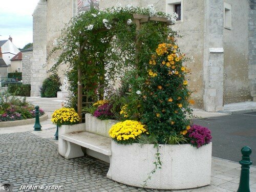 Banc fleuri à Saint-Jean-Le-Blanc (45)