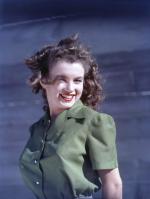 1944-11-RadioPlane_out-green_blouse-010-1-by_DC-1-GF