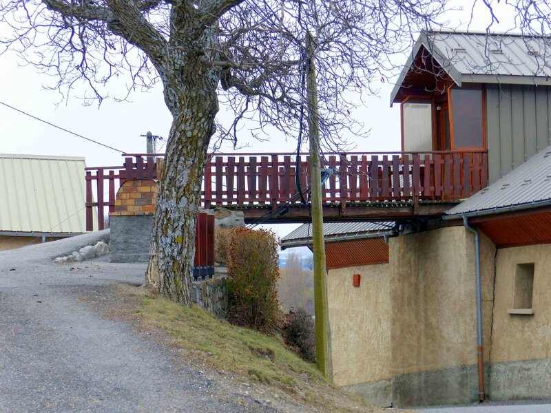 La place (sta ndré d'embrun) (2)