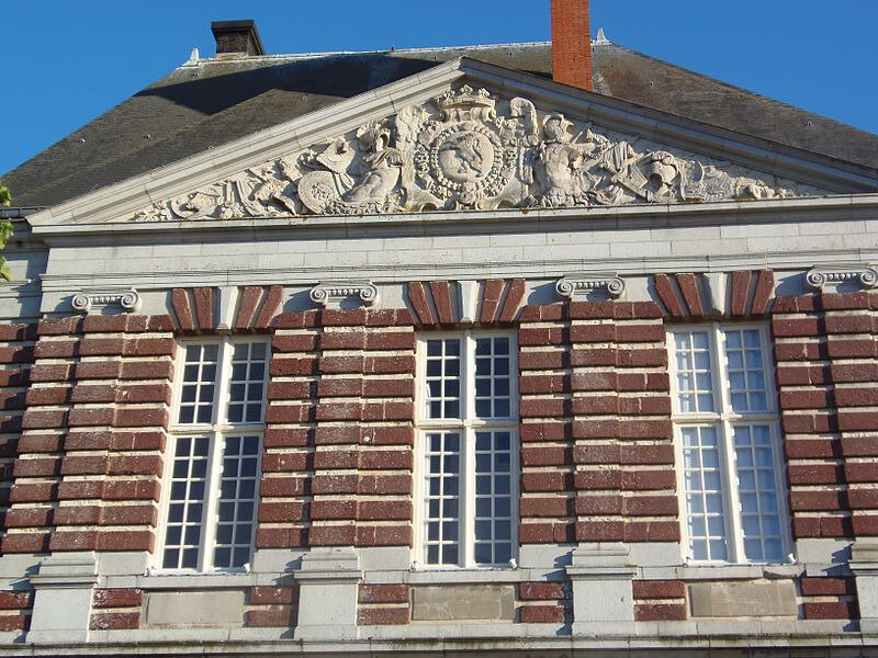 232542-torigni-sur-vire-normandie-france-fronton-ouest-facade-nord-chateau-des-matignon-