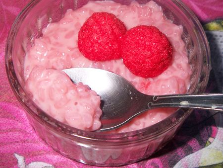 Riz au lait tout rose, parfum fraise Tagada recettes dessert Gaspacho de fraises à la rose