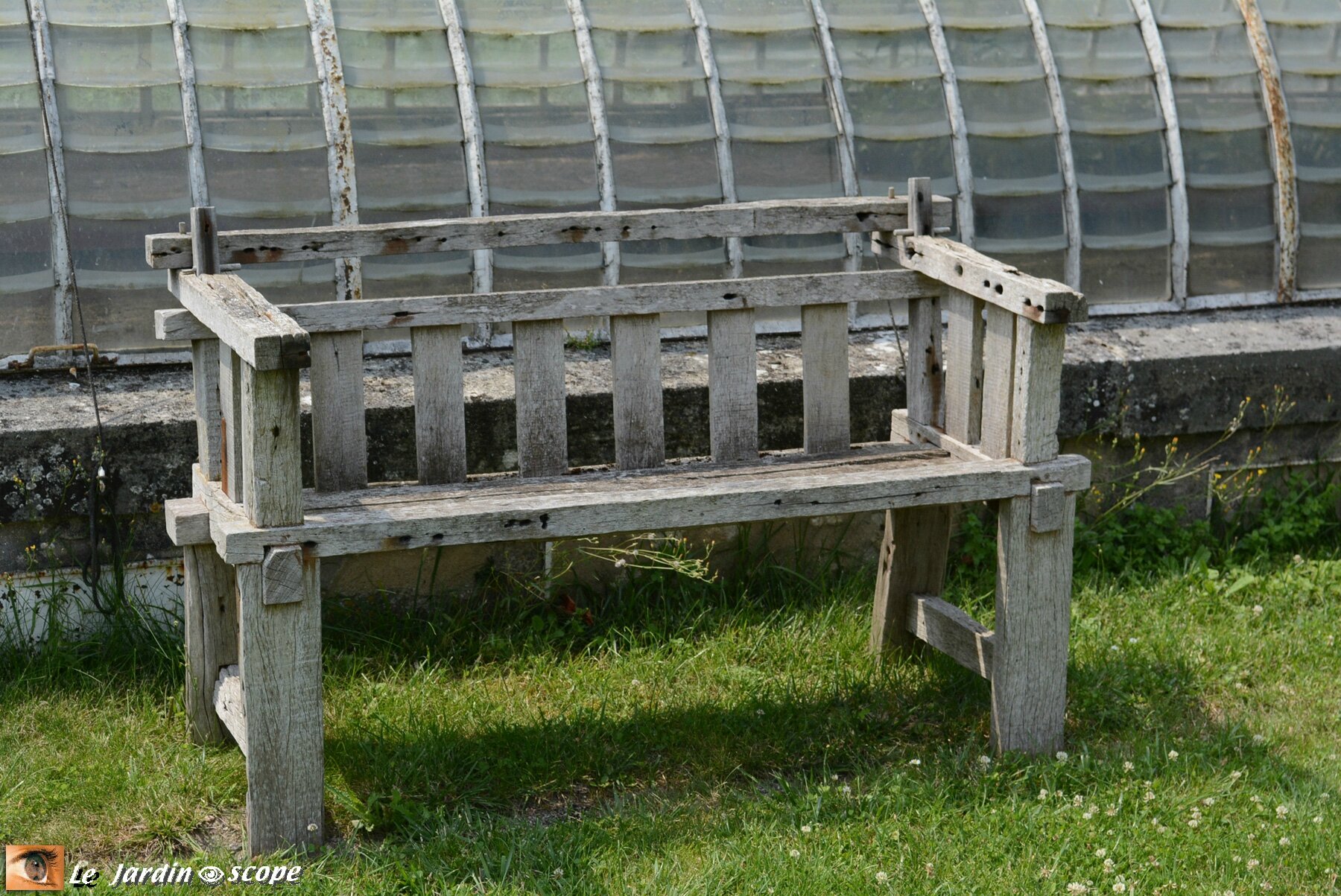 Vieux banc en Bois (Château de la Bourdaisière - 37)