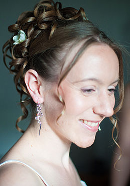 Chignon mariage boucles, chignon coiffure de mariée avec anglaises