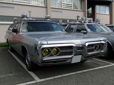 PLYMOUTH Fury III Custom Suburban Corbillard 1972 Festival des Voitures Anciennes de Hambach 2010 2