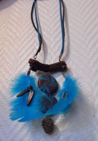 collier_plumes
