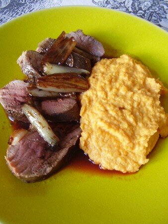 magrets_de_canard_sauce_caf__pur_e_de_patates_douces_003