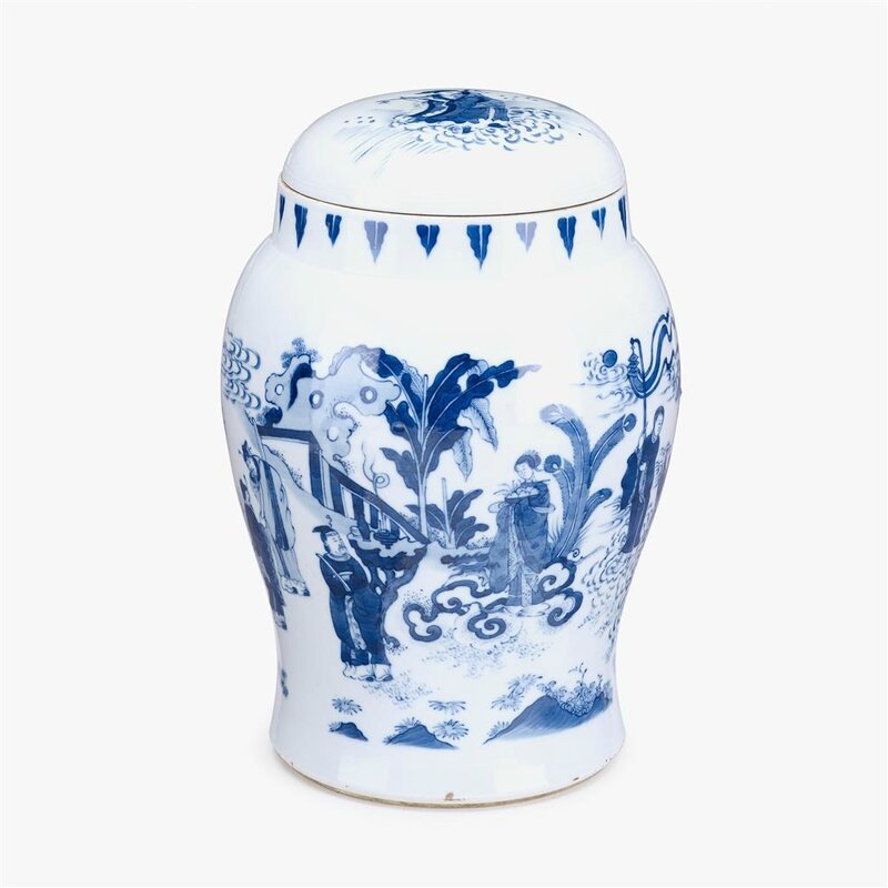 A Chinese blue and white porcelain covered jar decorated with figural scene, 17th-18th century